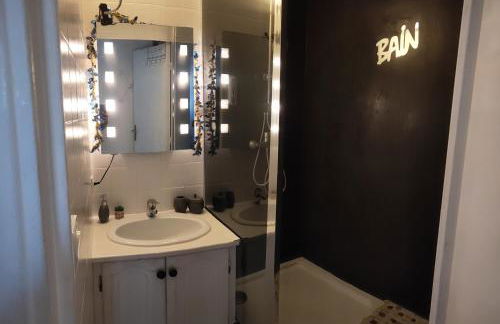 La Perle Marine, Cosy et rénové, 200 m de la plage, 1 chambre, parking et Wifi - Foto 13