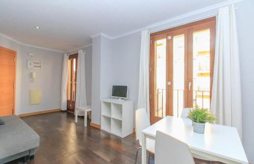 BET Apartments - Tramontana Apartments - Photo 20