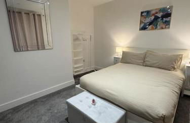 The Upper Tooting Beauty - 2bed Ground Floor Flat - Photo 12