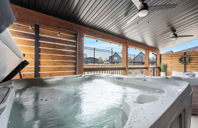 Rocky Shores Retreat - Indoor Pool Open - Photo 35