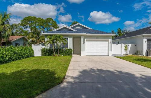 Opulence & Serenity at Our Luxury Home in Jupiter! - Photo 12