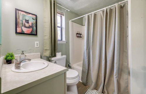 Retro! - 4BR Near Sav Airport - Foto 14