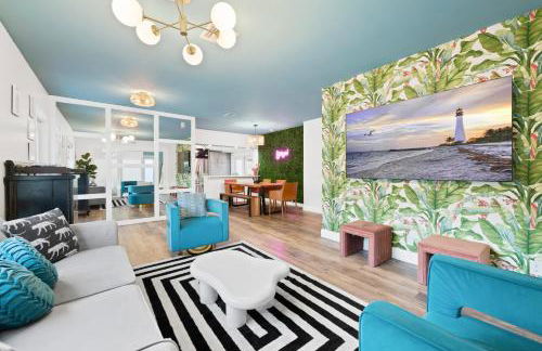 Palms Retreat! Giant Heated Pool-HotTub-FirePit-5Min2Beach-Pets-EV Chgr - Foto 2