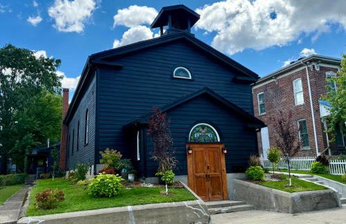 Lafayette's Oldest Church - Foto 22