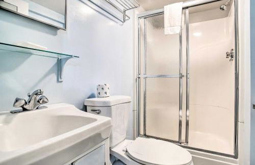 Deck and Grill, Walk to Beaches! Falmouth Retreat - Foto 71