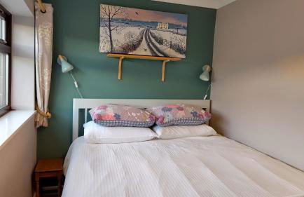 Dogs stay free, country walks from door, EV station, fenced garden, near gastro pub - Foto 14