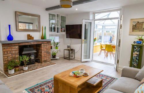 Spacious Cottage with Private Hot Tub - Foto 37