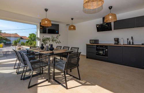 Villa Noa's Pool House, a modern and luxurious villa near the sea - Foto 39