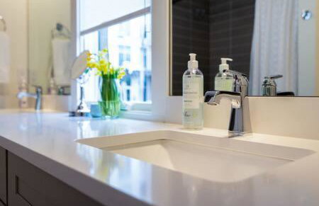 Spacious 4BR, Rooftop Patio, Garage, Walk to Faves, 5 Mins to Nissan Stadium, Less than 10 Mins to Broadway, 24 Hr Hospitality, Great for Groups - Foto 31