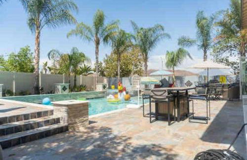 Evonvale Dream! Big Heated pool, jacuzzi seats 16! - Foto 27