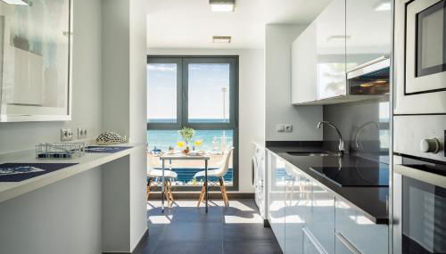 Gran vivienda de lujo frente al mar - Photo 5, stove, pet friendly, minibar
