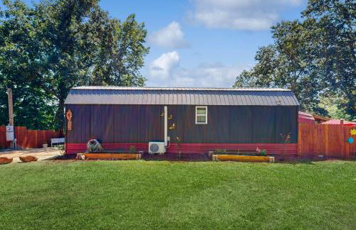 Hot Tub and Fire Pit Lakeside Getaway, Dogs Welcome - Foto 23