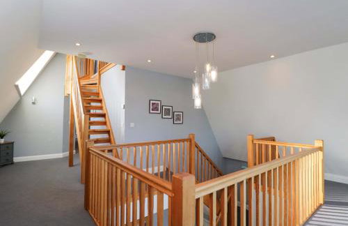 Lady Of Lourdes - Foto 38