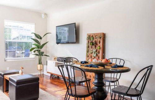 Charming Mid-Century Craftsman, Hot Tub with Serene Yard - Foto 36