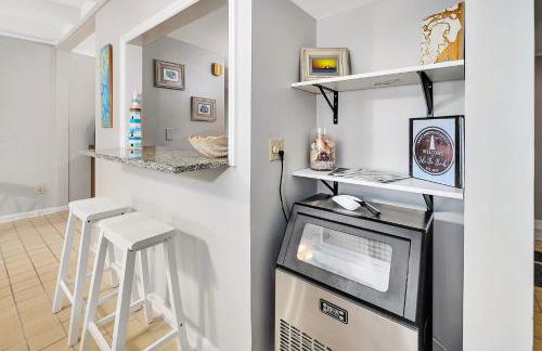 Steps to East Beach & Pet Friendly w/ 2 King Beds - Foto 21
