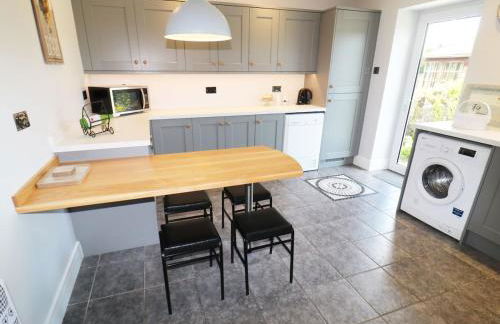 Leigh Holt, with games room nr Shepton Mallet, Somerset - Foto 43