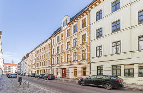 LeHaStays - Apartment Buckau 15 I 2 Zimmer I voll ausgestattete Küche I Balkon I Smart TV - Photo 2