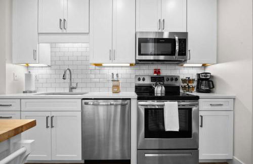 Capri Unit 001 in the Heart of Downtown TC - Foto 2