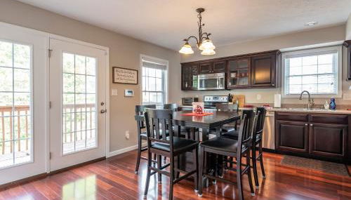 Hoosier Happiness Townhouse - 2 King Size Bedroom Suites - Foto 5, stove, pet friendly, minibar