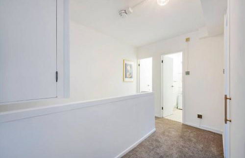 Beautiful 3bed house 7 min to Hyde Park - Photo 10