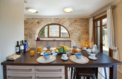 Villa Ozias a modern,spacious, swimmig pool villa. - Foto 15