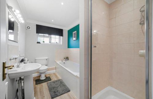 Detached 6 Bedroom Cambridgeshire Abode - Pets - Foto 17