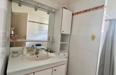 Maison agréable et lumineuse, jardin vue nature, Nant Aveyron - Photo 7