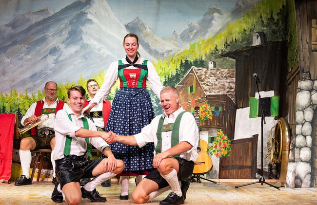 Entrada para espectáculos populares tiroleses en Innsbruck - Foto 15
