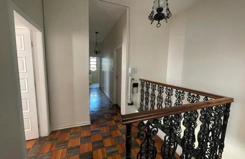 Casa espaçosa no centro - Foto 2