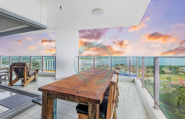 Coastal Magnificence Pool Workspace Parking - Photo 4