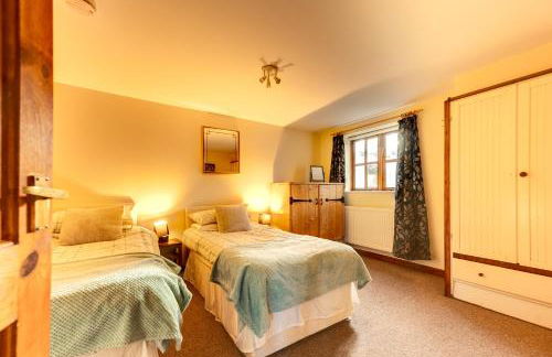 The Loft at Duffryn Mawr Self Catering Cottages - Photo 51