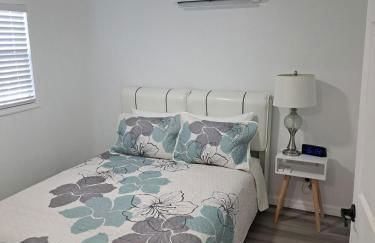 Country Blue Getaway by the Ranch Fields - Foto 8