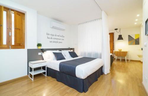 Valencia Home - Photo 58