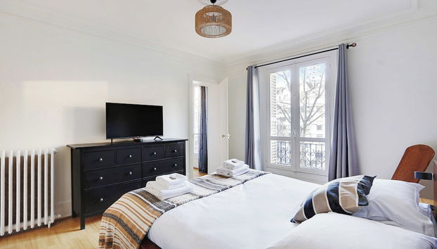 Experience the Parisian Lifestyle: 2BR Near Porte Maillot - Foto 3, Habitación