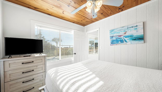 Dog Friendly + Private Pool; 0.1 Miles to the Beach! - Foto 3, Habitación