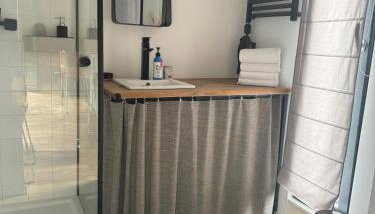 kontener nad rzeką - Foto 2