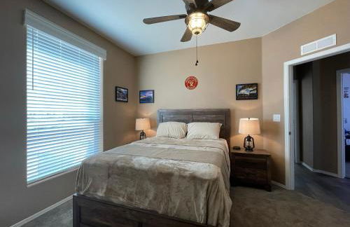 The Grand Getaway at Williams - Family Friendly for up to 8 & Walking Distance to the GC Railway - Photo 11