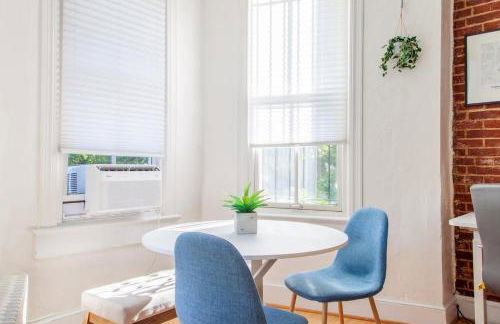 Classy 1-BR Flat Nestled Between Dupont & Logan - Foto 12