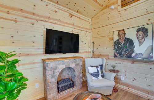 Pond and Grazing Cattle! Rural Getaway Near Van - Foto 11