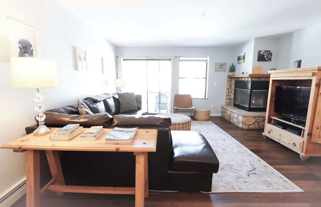 Sun Sung Cozy Condo A Stylish Escape for 4! - Photo 10