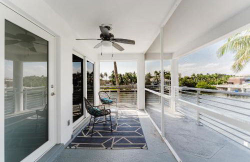 Serene Waterfront 2BR 2BA with Intracoastal Views, Pool, Balcony, Parking - Foto 43