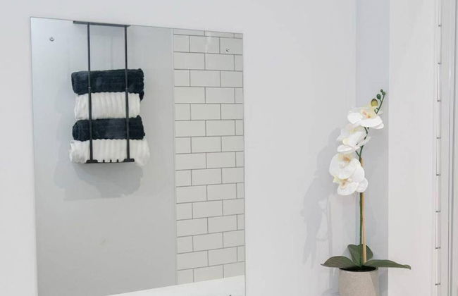 2br-sleeps4-citycentre-parking-rooftop - Foto 15