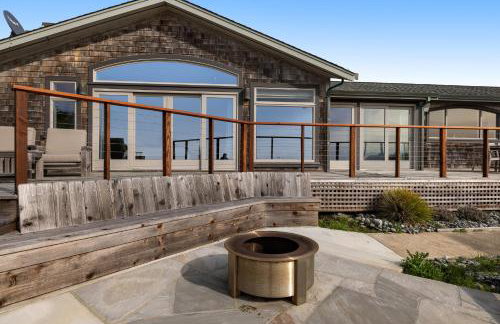 Luxe Remodeled Oceanfront Home on the Bluff - Foto 33