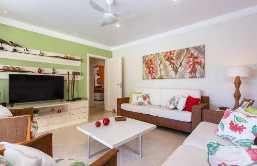 Linda casa na praia da Enseada - 150mts da praia - Foto 4