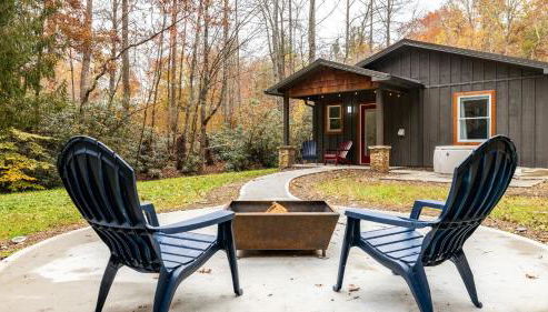 Bears Place by Avantstay Cozy Mountain Cabin in Brevard + Firepit - Foto 3, Other