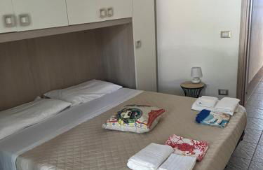 Villa GLORIA intero alloggio sulla spiaggia 8 posti letto 15 minuti da Palermo e 35 da Cefalu - Foto 7