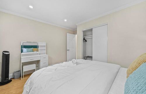 35674 - Newark Family-Friendly 4BR 3BA Retreat - Foto 31