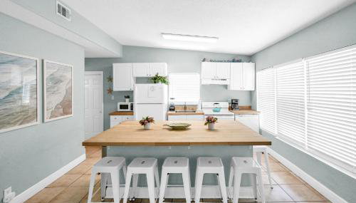 Two Homes, Private Pool, Game Room & Steps to the Beach - Foto 5