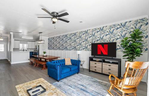 ☆Live on the Water! Lake Palmetto Palm w/ Patio - 10Min to Downtown & Beaches☆ - Foto 11