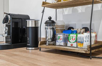 Brand New Luxury Cottage - Garden - Private Parking - Netflix - Coffee Station - Work Desk - Foto 13